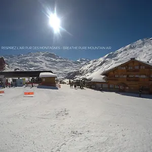 https://chalet-hotel-isatis.hotels-rhonealpes.com