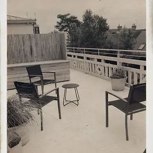 https://hotel-de-la-houle.inbrittany.com
